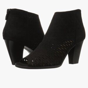 Chinese Laundry womens Reagan Boot